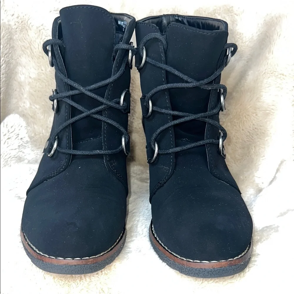 Black Suede Wedge Shoes with Eyelet‎ Detail